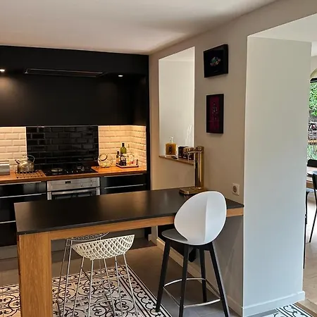 Une Maison De Famille *