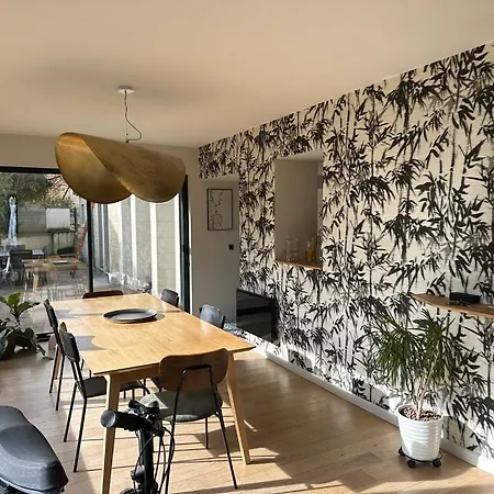 Une Maison De Famille
